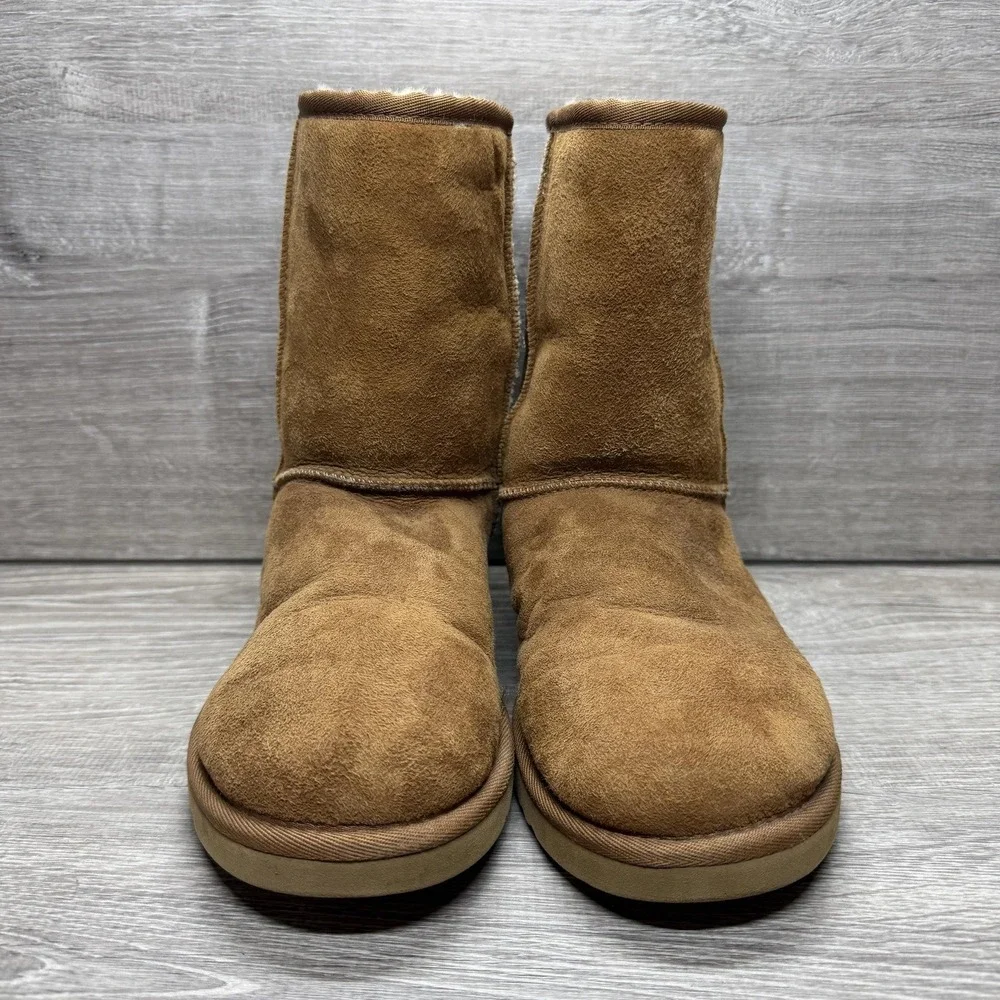 UGG Classic Short Boots Women Size 7 Chestnut Suede Sheepskin Lined 5825